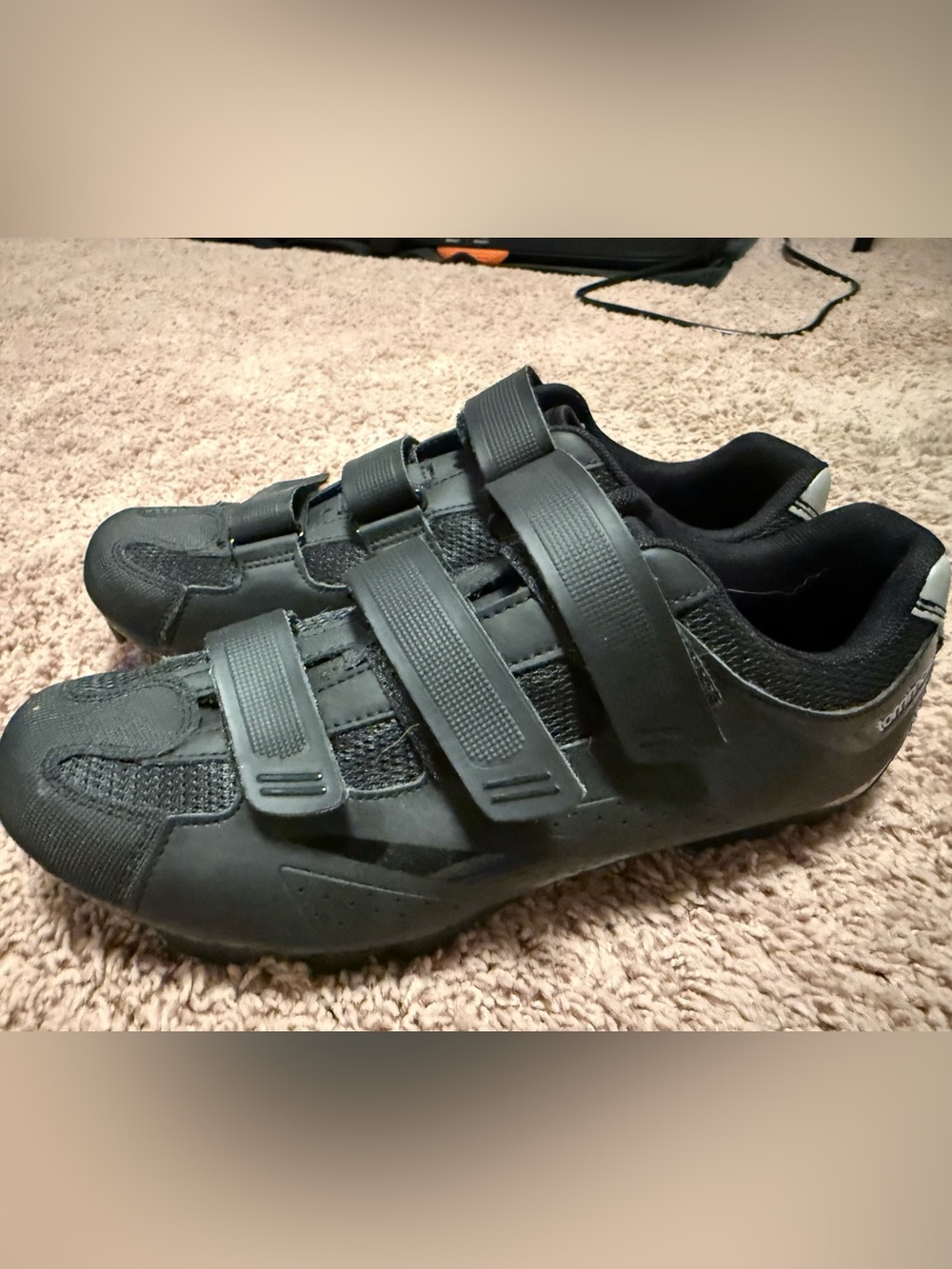 Tommaso Mens Montagna 100 Black spin shoes